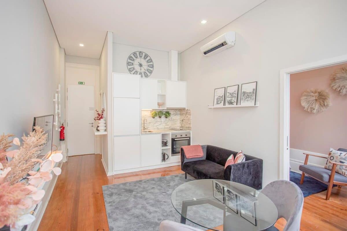 Liiiving In - Chic & Sweet Apartment