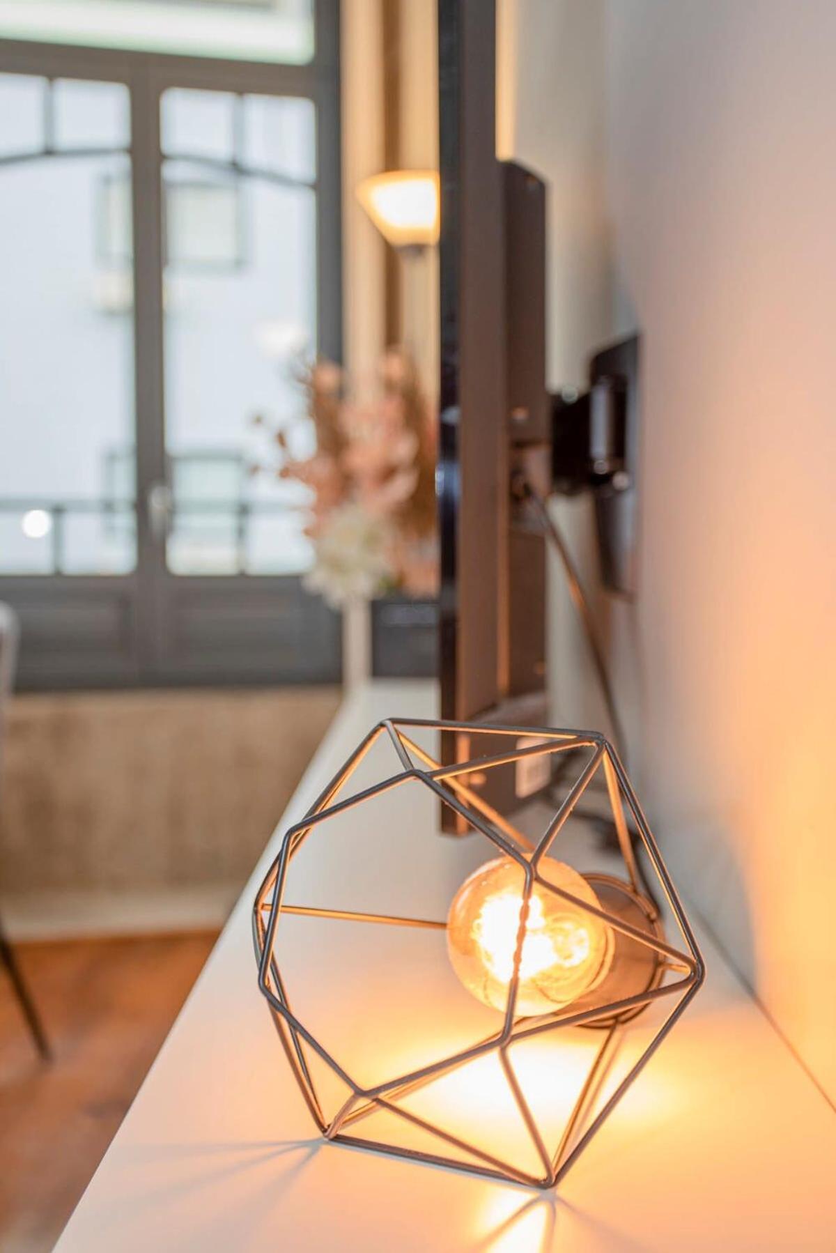 Liiiving In - Chic & Sweet Apartment